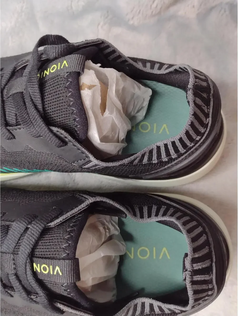 NWT Vionic Women's Black/Green Embolden Running Shoe Size 6M